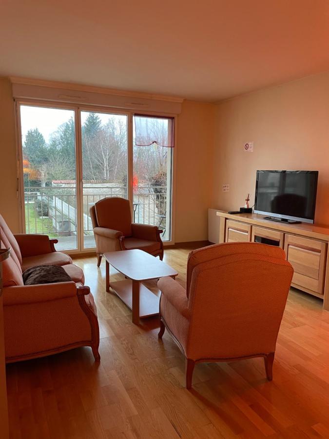 Joli Appartement A Монтаржи Экстерьер фото
